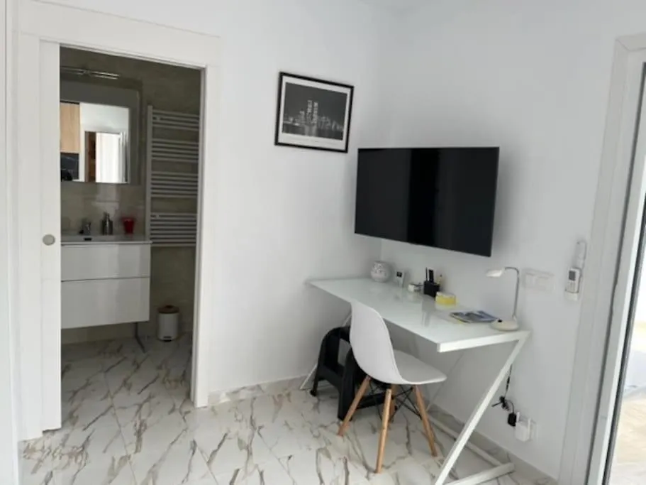 Apartment T2 Climatise + Parking 500 M Plage/Centre Ville Lloret de Mar